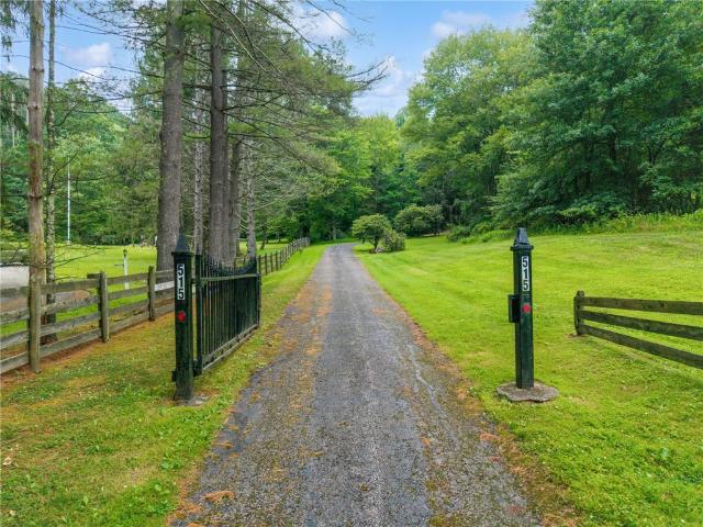 House for sale in Laughlintown, Pennsylvania