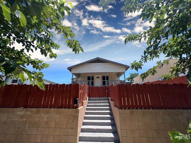House for sale in Taft, California