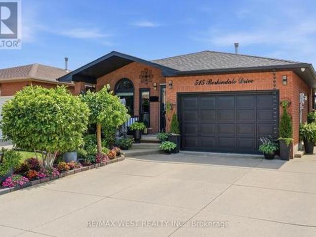 House for sale in Ancaster, Ontario
