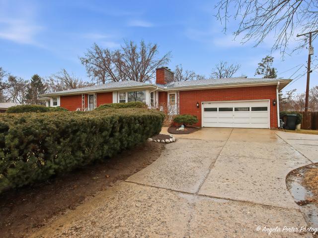 House for sale in Mchenry, Illinois