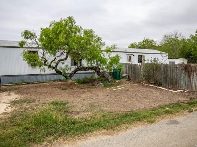 House for sale in Jourdanton, Texas