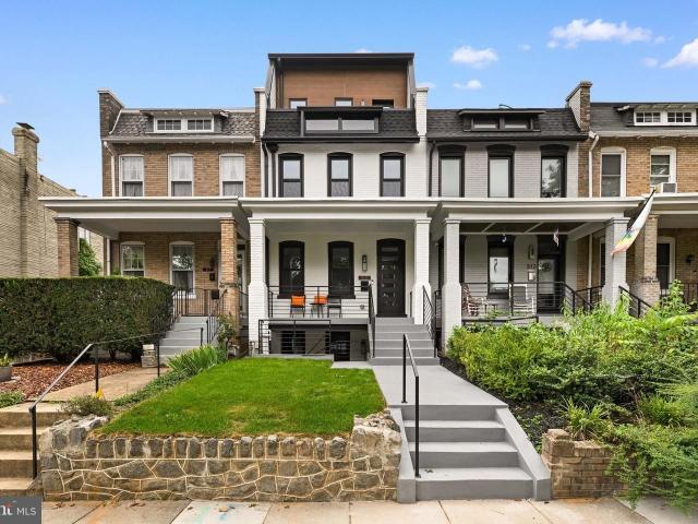Townhouse for sale in Washington, Washington DC