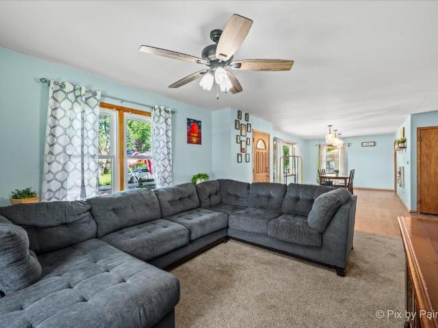 House for sale in Mchenry, Illinois