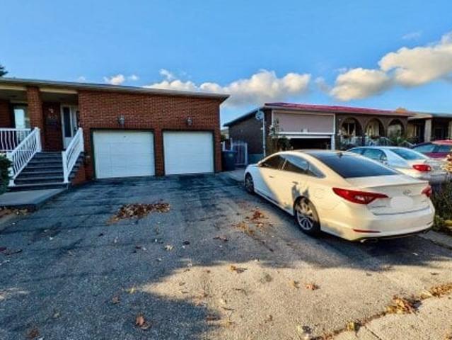 Duplex for rent in Mississauga, Ontario