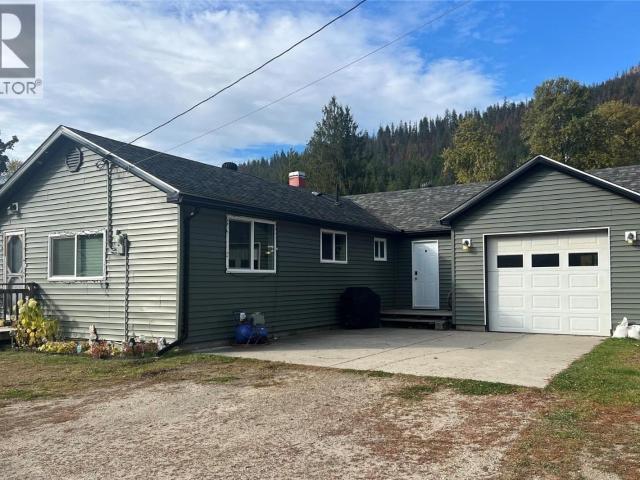 House for sale in Slocan, British Columbia