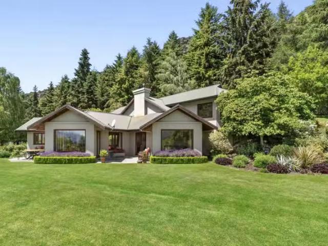 House for sale in Otakou