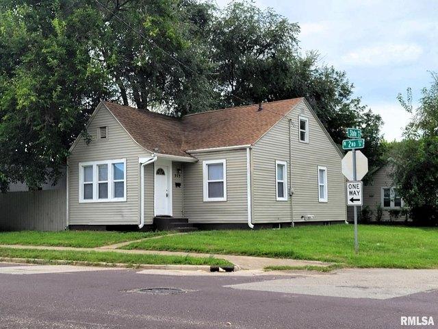 House for sale in Pekin, Illinois