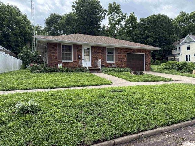 House for sale in Petersburg, Illinois