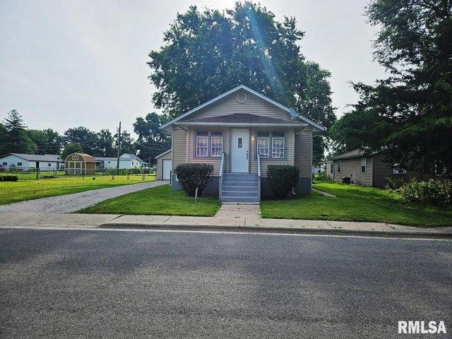House for sale in Carlinville, Illinois