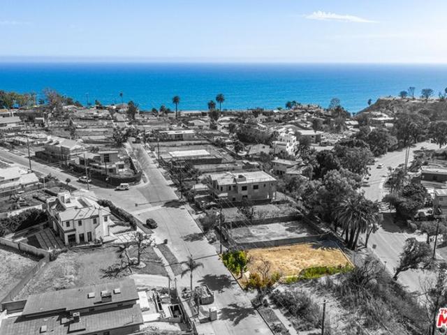 Land for sale in Canoga Park, California