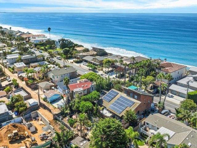Townhouse for sale in Cardiff, California