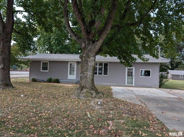House for sale in Elkville, Illinois