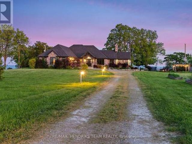 House for sale in Ontario