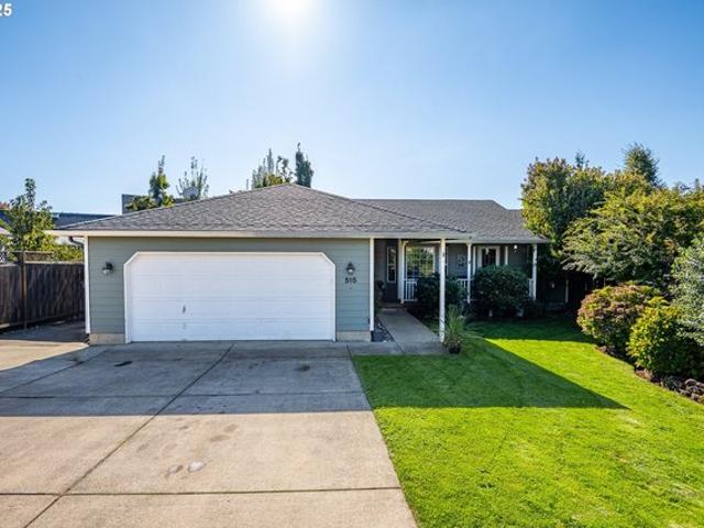 House for sale in Creswell, Oregon