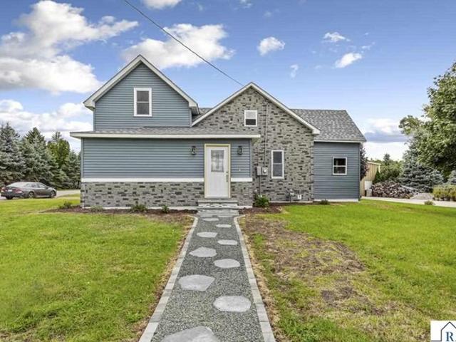 House for sale in Madelia, Minnesota