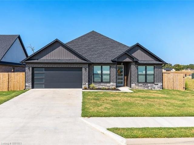 House for sale in Barling, Sebastian County
