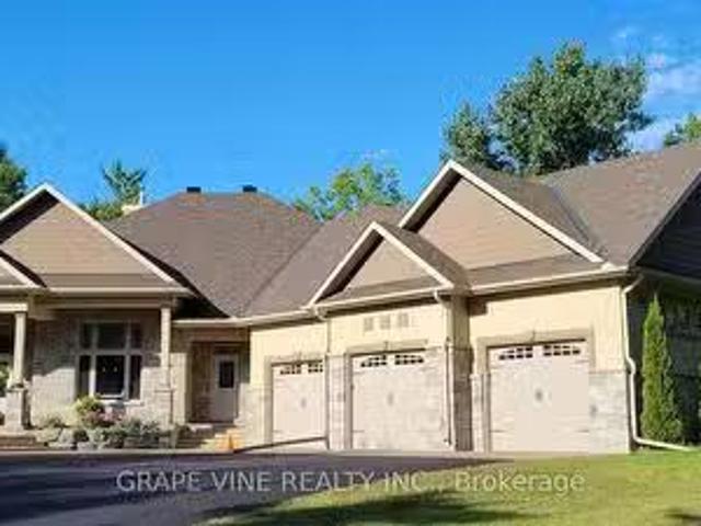 House for sale in Carp House for sale in Carp