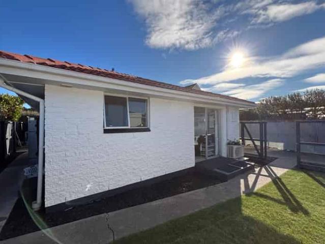 House for rent in Chaslands, Canterbury