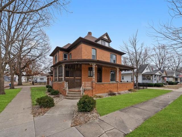 House for sale in Ottawa, Illinois