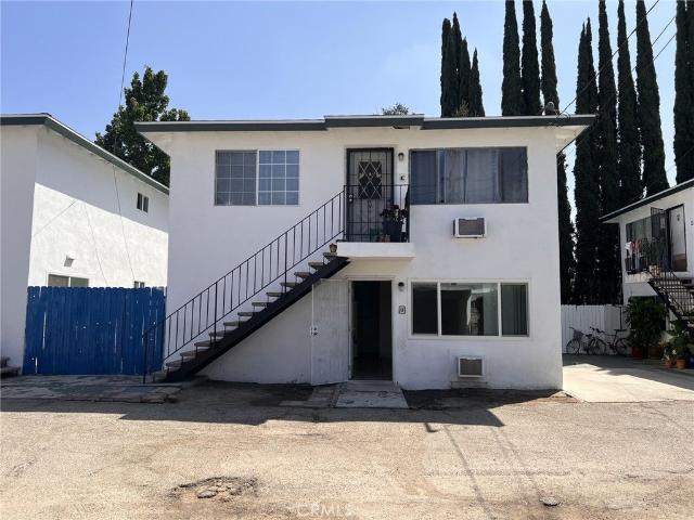 Duplex for rent in Monrovia, California