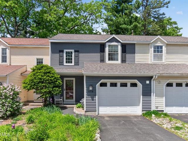 Townhouse for sale in Saratoga, New York