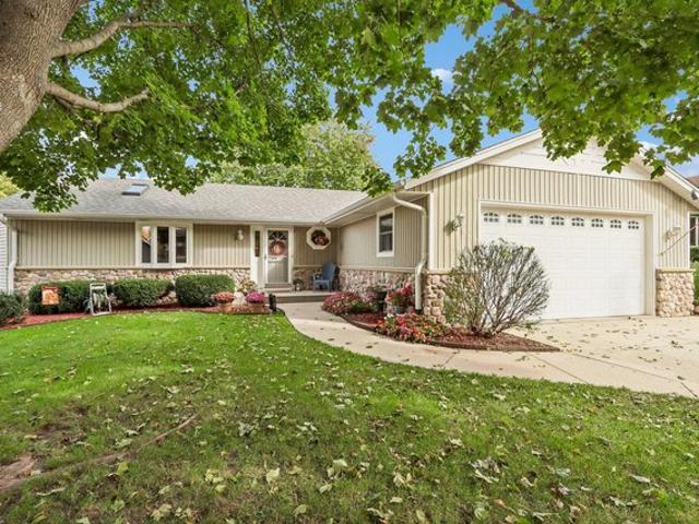House for sale in City of Pewaukee, Waukesha County
