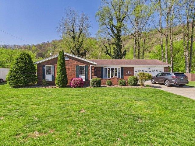 House for sale in Hagerhill, Kentucky