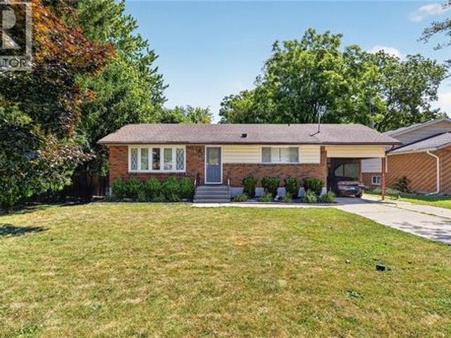 House for sale in Petrolia, Ontario