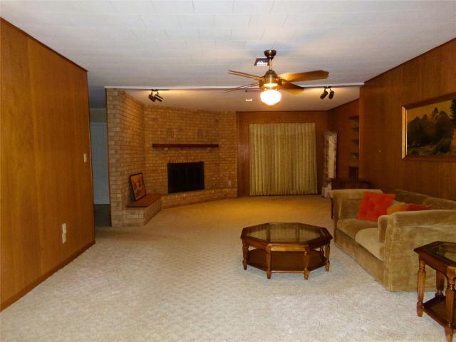 House for sale in Weimar, Texas