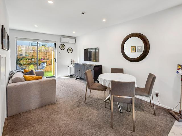 Townhouse for rent in Heathcote, Canterbury