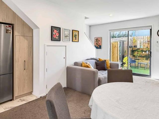 Townhouse for rent in Heathcote, Canterbury