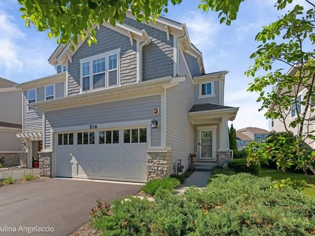 Townhouse for sale in Barrington, Illinois