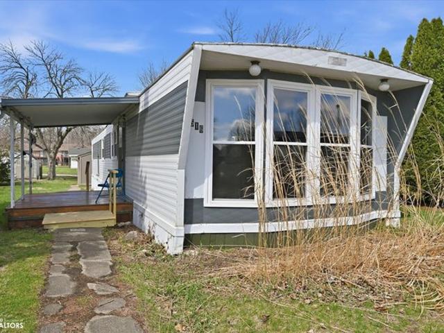House for sale in Stuart, Iowa