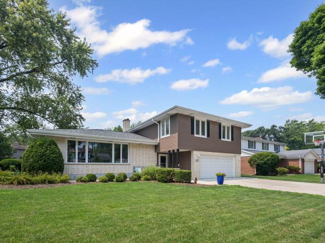 House for sale in Arlington Heights