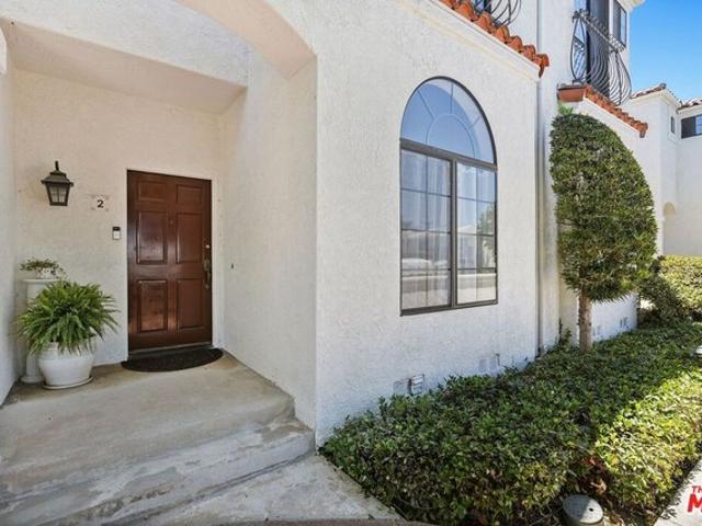 Condo for sale in Carson, California
