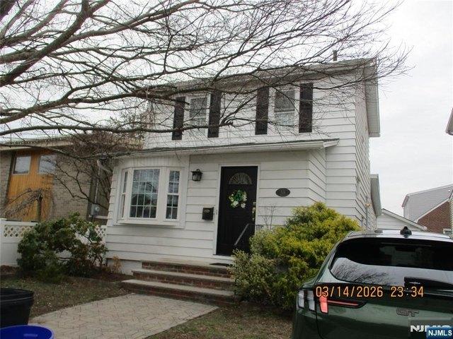 House for sale in Lyndhurst, New Jersey