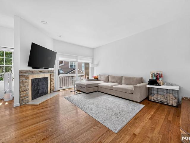 Condo for sale in Palisades Park, New Jersey