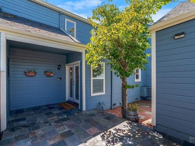 Townhouse for sale in Santa Rosa, California