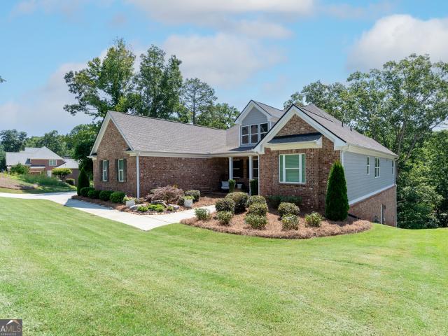House for sale in Flowery Branch, Georgia