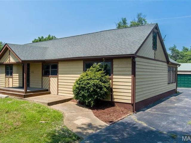 House for sale in Edwardsville, Madison County