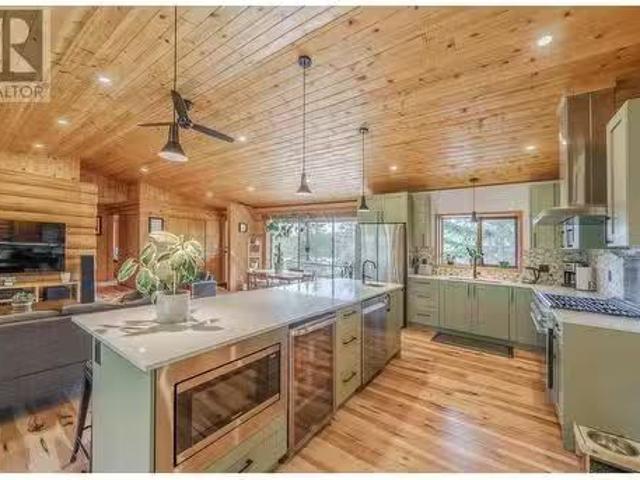 House for sale in 108 Mile Ranch, British Columbia