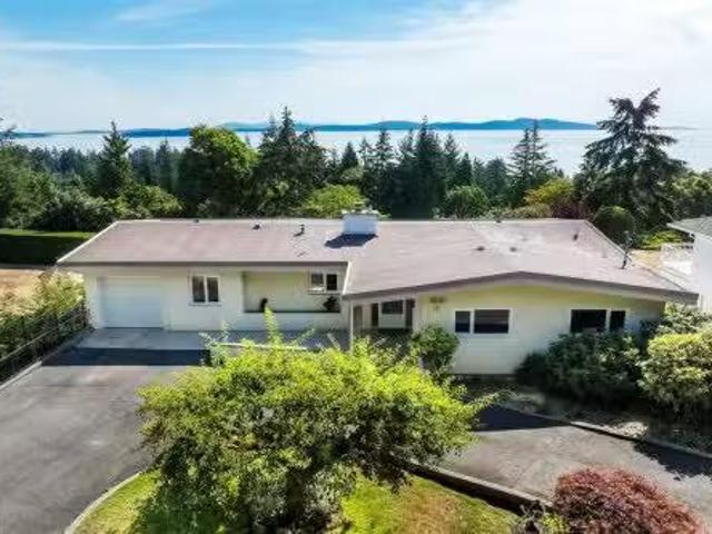House for sale in Saanich, British Columbia