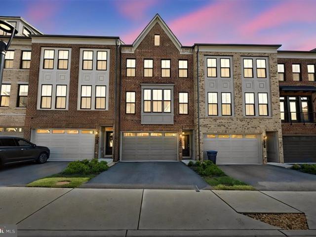 Townhouse for sale in Virginia
