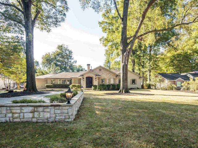 House for sale in East Memphis, Memphis