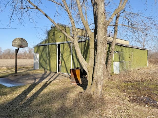 House for sale in Alma, Illinois
