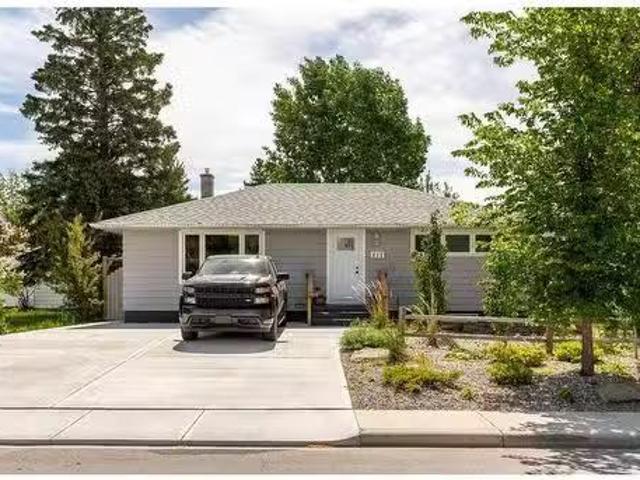 House for sale in Vulcan, Alberta