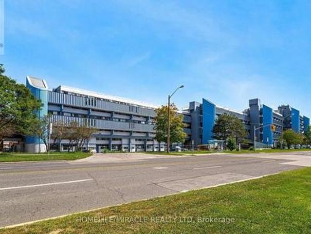 Townhouse for sale in Woburn, Ontario