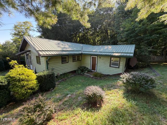House for sale in Roan Mountain, East Tennessee