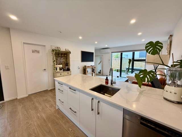 Townhouse for rent in Heathcote, Canterbury