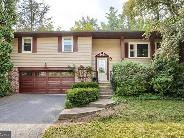 House for sale in Cumberland, Pennsylvania